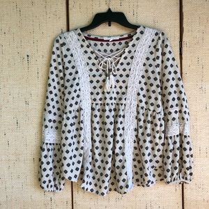 Cute Flowy top with knot